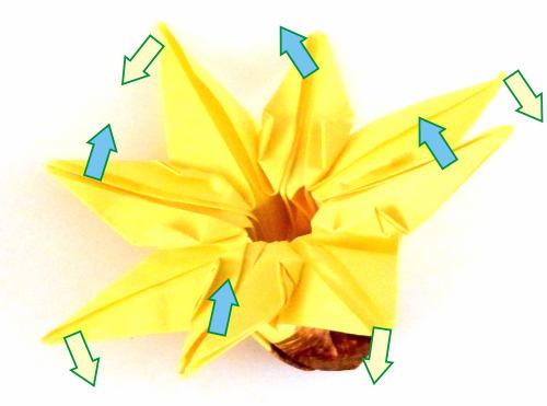 Fold paper Origami Black Eyed Susan flowers