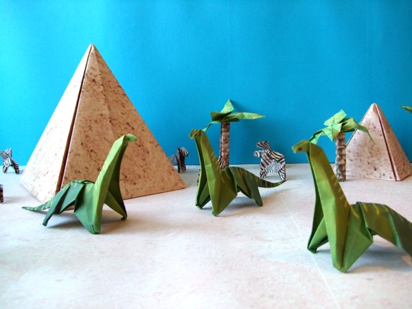 leuke zelfgemaakte dinosaurussen van papier