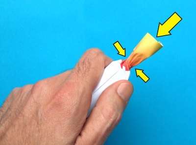 een origami kaars knutselen