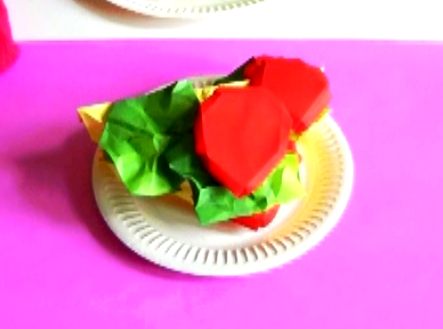 Een Club Sandwich Broodje van papier maken