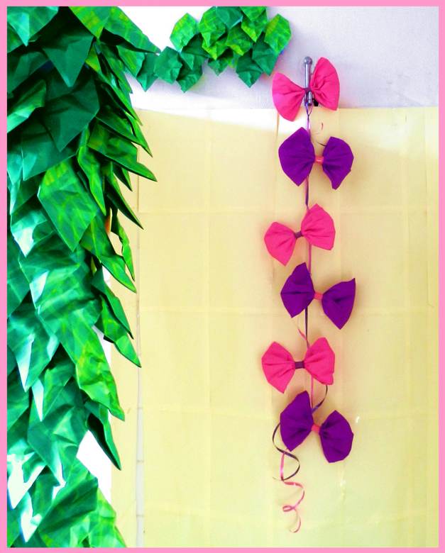 Crepe paper Bow Garland