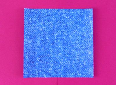 blauw knutselpapier om een spijkerrokje van te maken