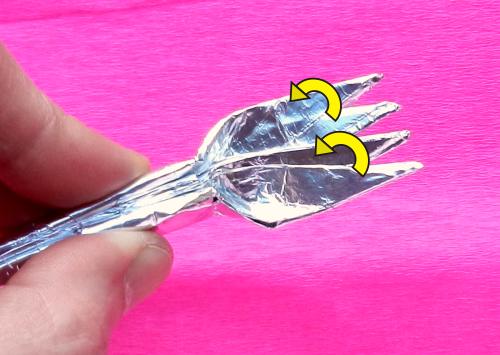 Een vork maken van aluminiumfolie