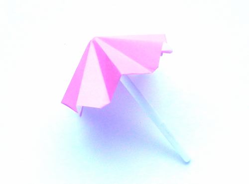 Origami cocktail-umbrella