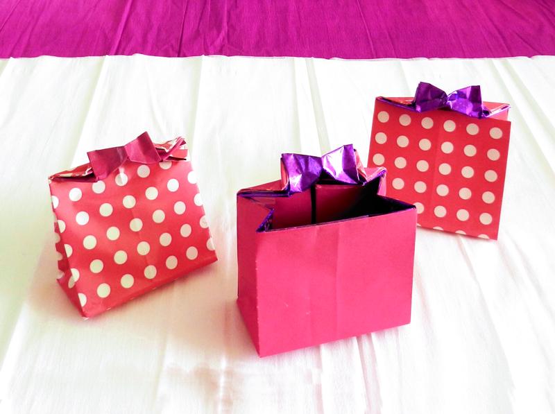 Origami gift bags with bow
