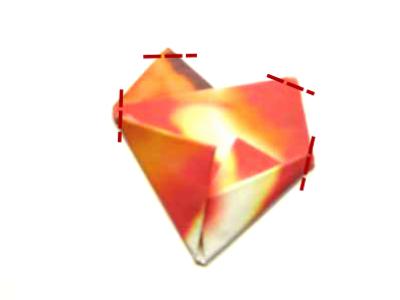 een origami hartje een origami hartje