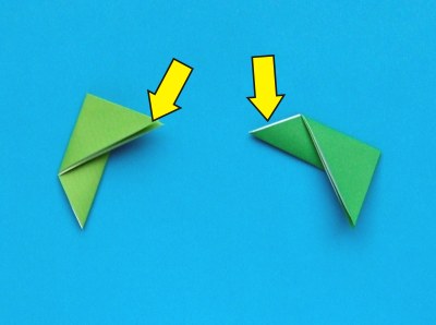 diagrams for a modular origami christmas wreath with a bow on it