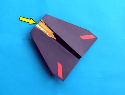 een vliegtuigje van papier vouwen (model mijnenveger)