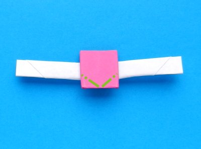 how to fold an origami ring with pink heart