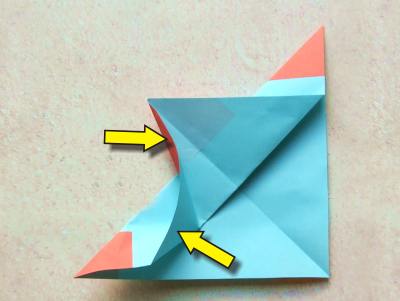een origami raket vouwen