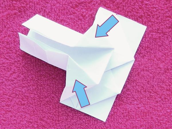 Origami stoel vouwen
