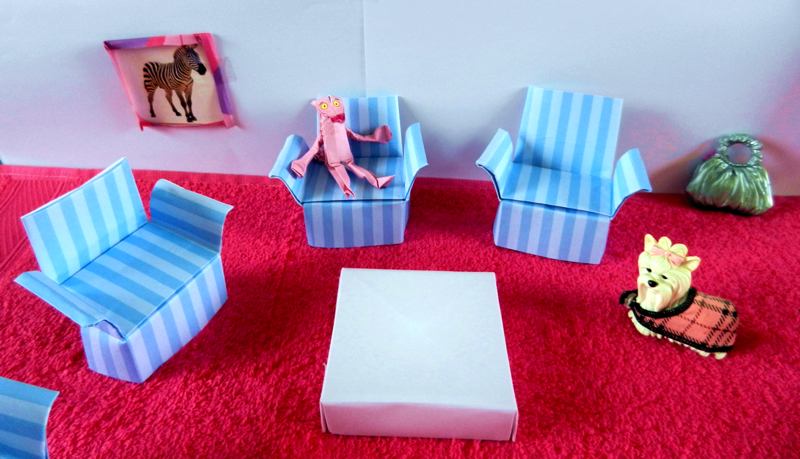 Origami poppenhuis woonkamer