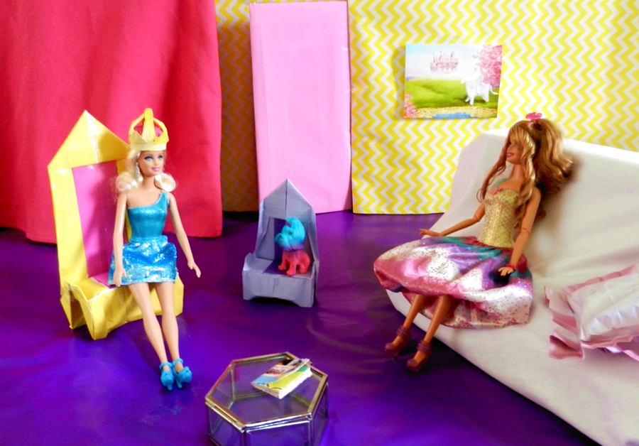Barbie poppenhuis woonkamer