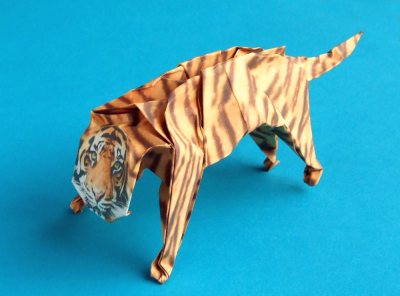 zelfgemaakte tijger van papier