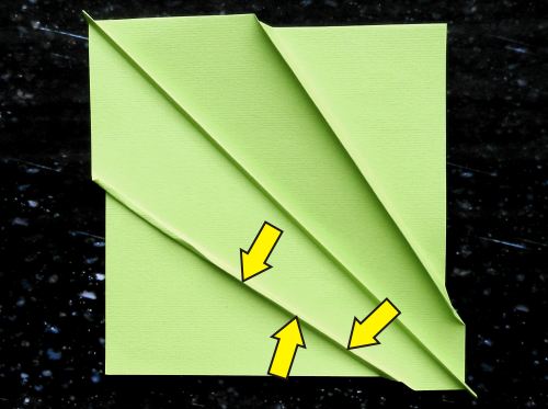een blad met nerven knutselen van groen papier