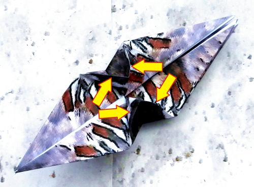 Origami specht van papier maken