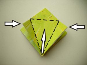 origami diagrammen voor een gele bloem