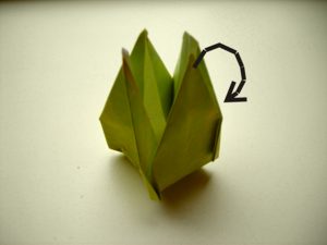 origami diagrammen voor een gele bloem