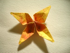 diagram for a yellow origami flower