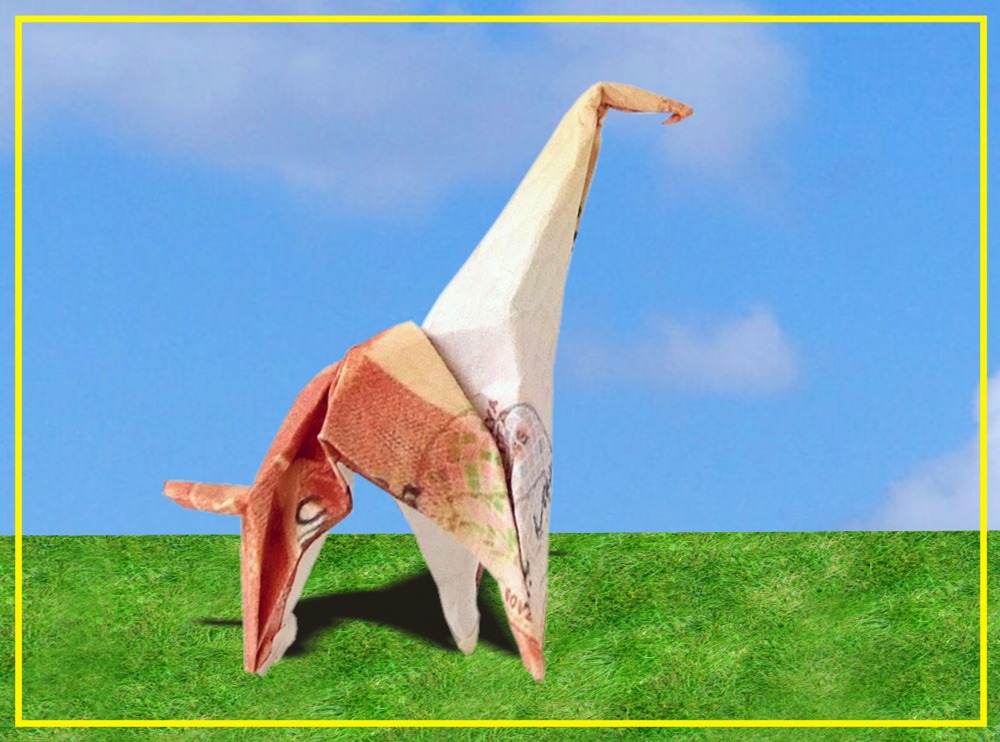 free printable card with a money origami giraffe