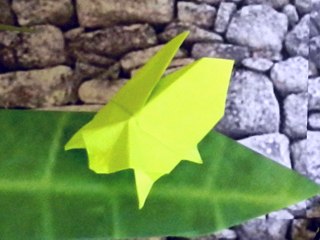 sticky note origami bug