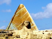 legpuzzel van een piramide in de woestijn van Egypte