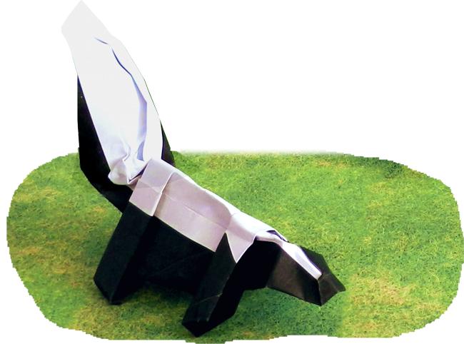Origami skunk