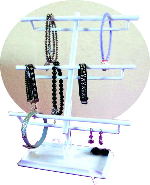 Paper jewelry rack