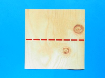 vel papier met houtpatroon voor het knutselen van een hakbijl