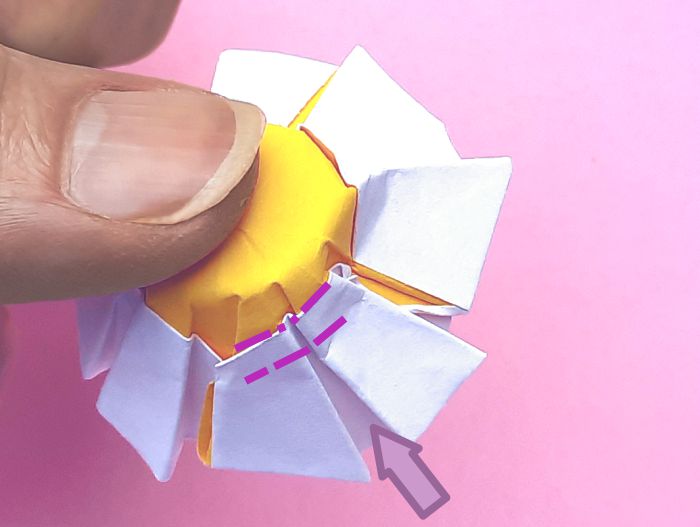 Make Origami Daisy flowers