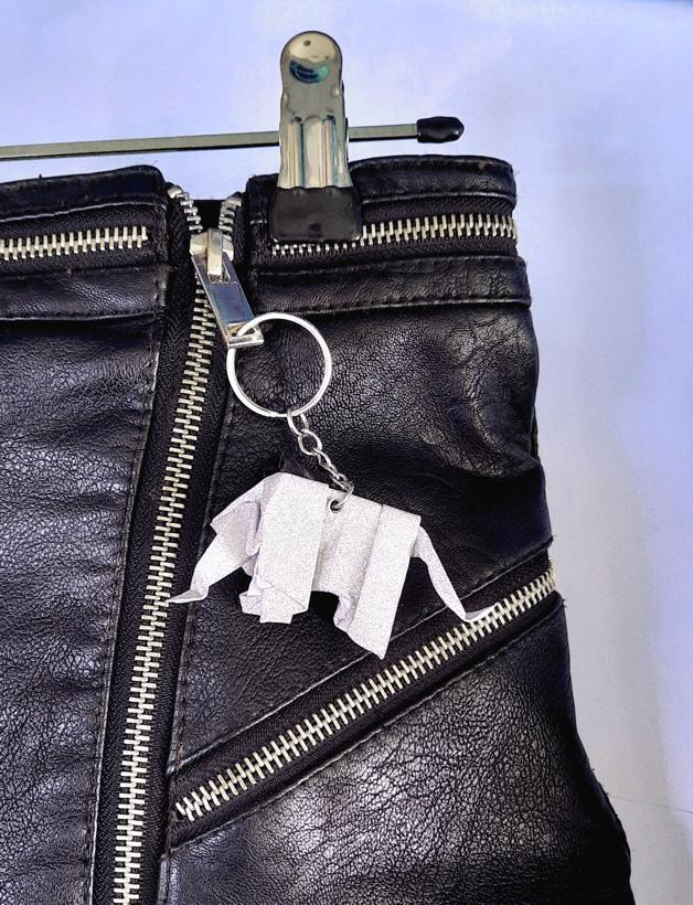 Minirok met olifant hanger Minirok met olifant hanger