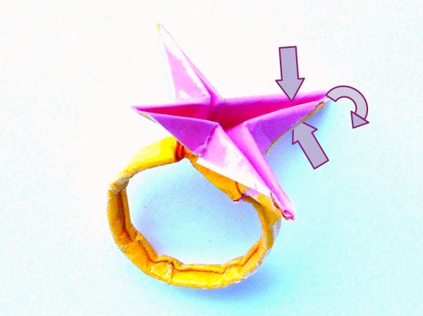 Origami bloem ring vouwen