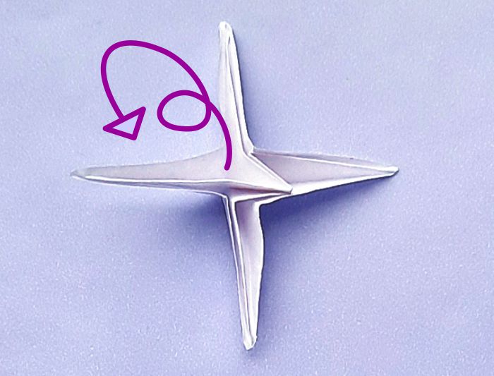 Origami Bloem Stud maken