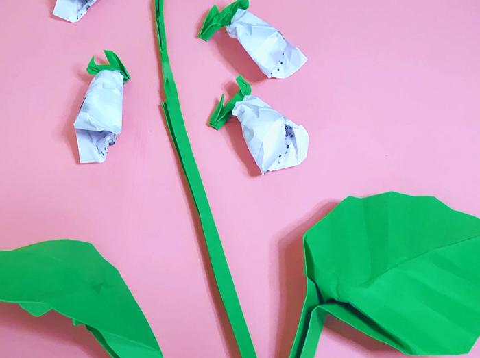 Make an origami foxglove