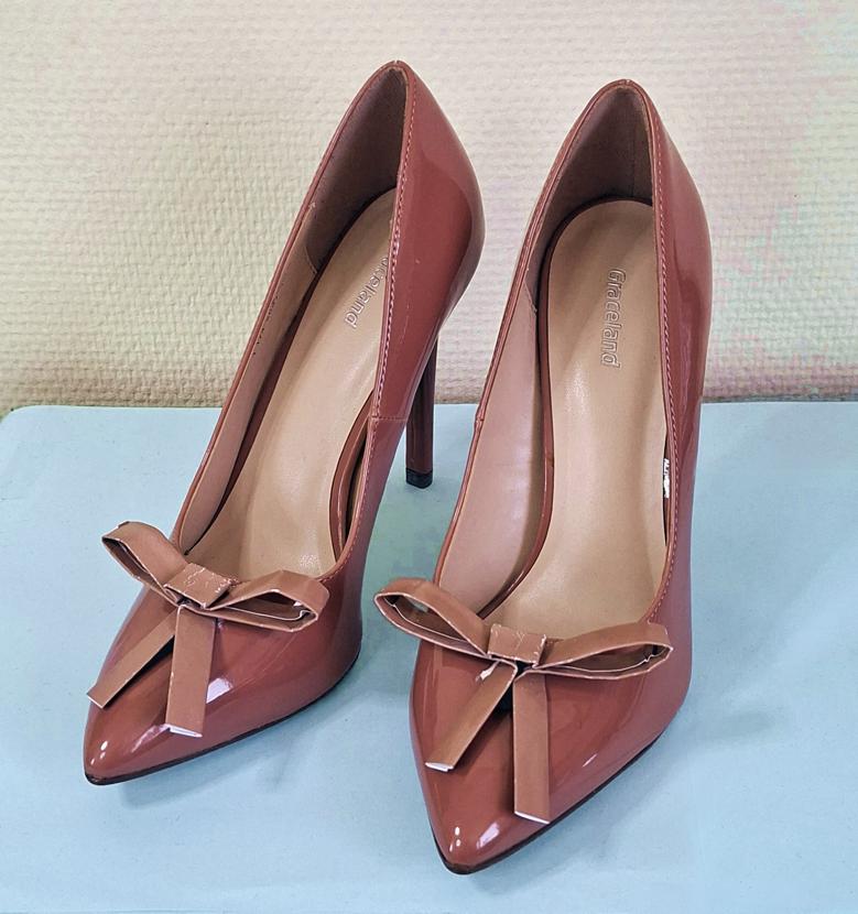 Pumps met strikje