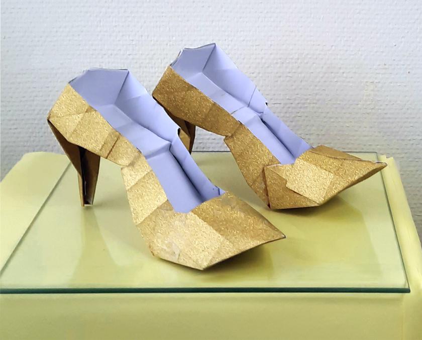 Origami hoge hakken pumps Origami hoge hakken pumps