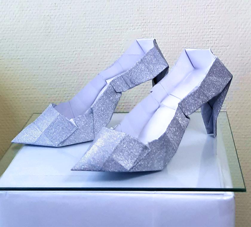 Origami hoge hakken pumps Origami hoge hakken pumps