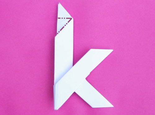 Letter K van papier vouwen