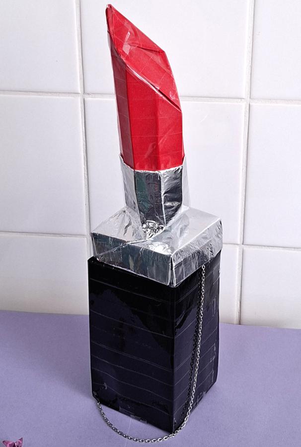 Origami lippenstift doos