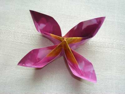 Roze Origami bloem