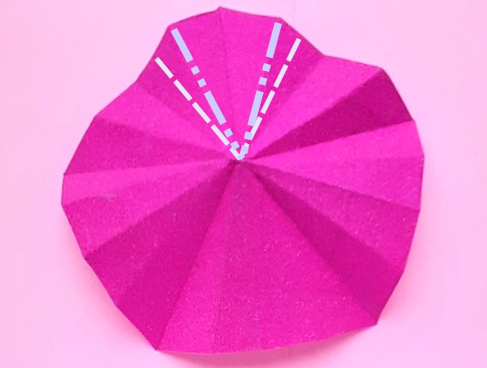 Make pink paper glitter flowers