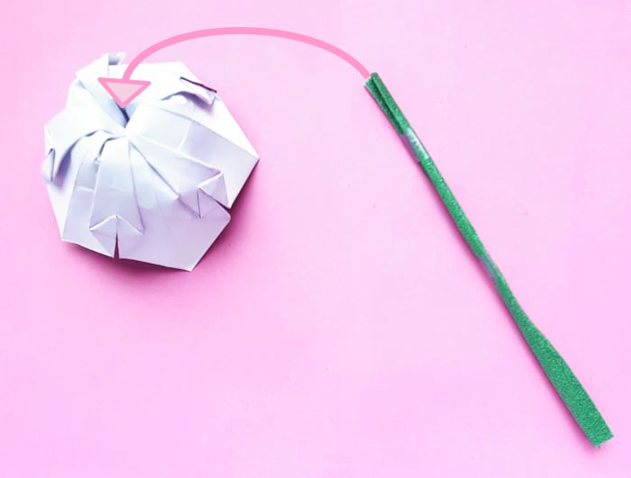 Make pink paper glitter flowers