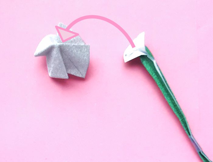 Make pink paper glitter flowers