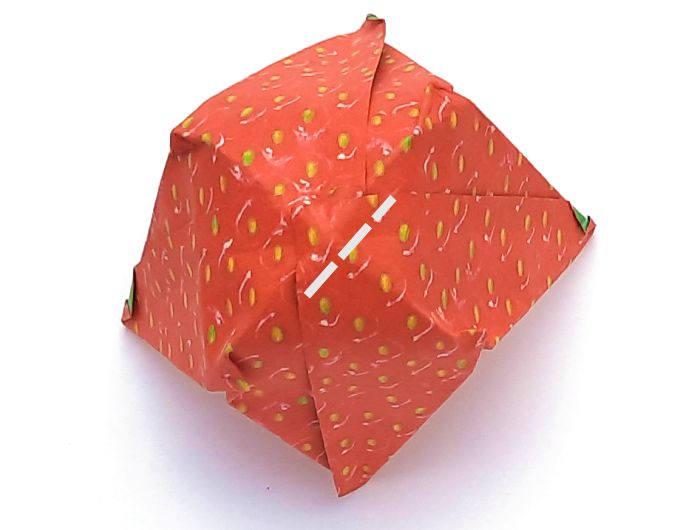 Origami aardbei maken