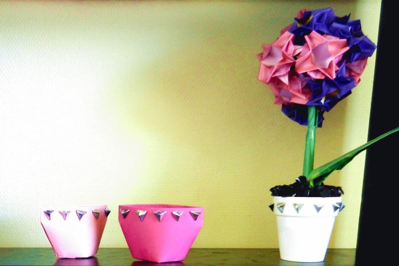 Flower pots with studs