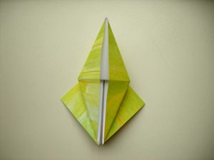 origami diagrammen voor een gele bloem