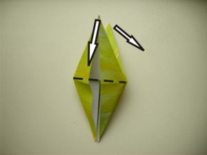 origami diagrammen voor een gele bloem