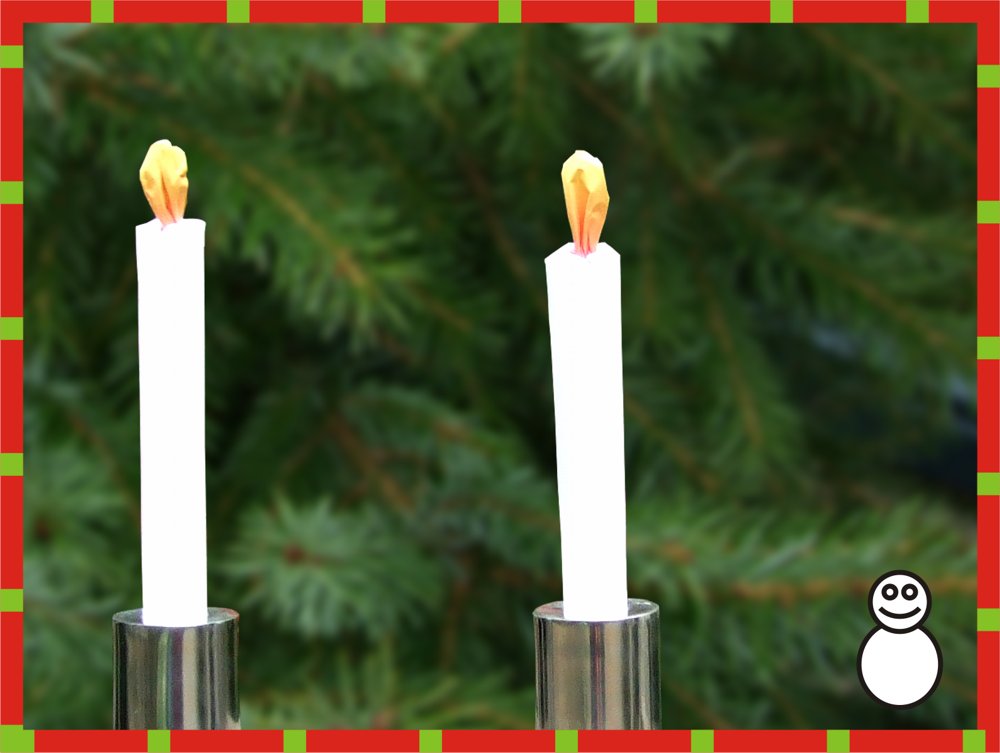 kerstkaartje met twee kaarsen voor een kerstboom