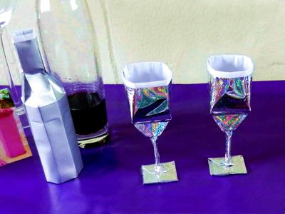 Origami wijnglazen en fles