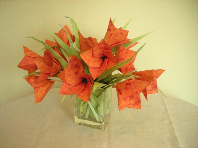 gratis kaartje van eenvoudige oranje bloemen